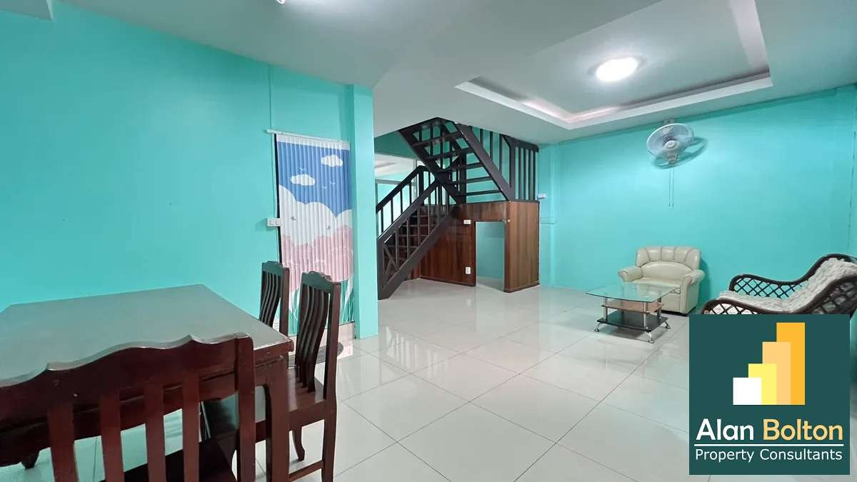 3 Bedrooms 3 Bathrooms in Jomtien photo 3