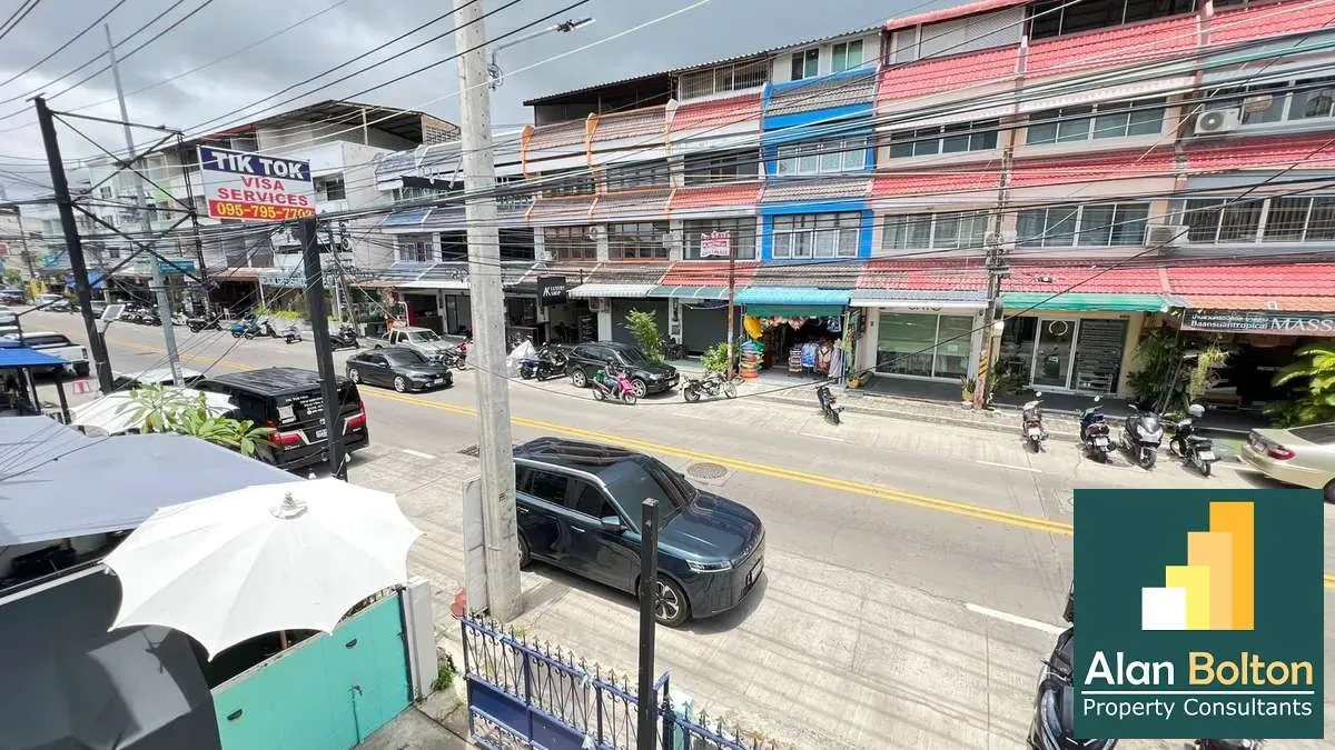 3 Bedrooms 3 Bathrooms in Jomtien photo 18