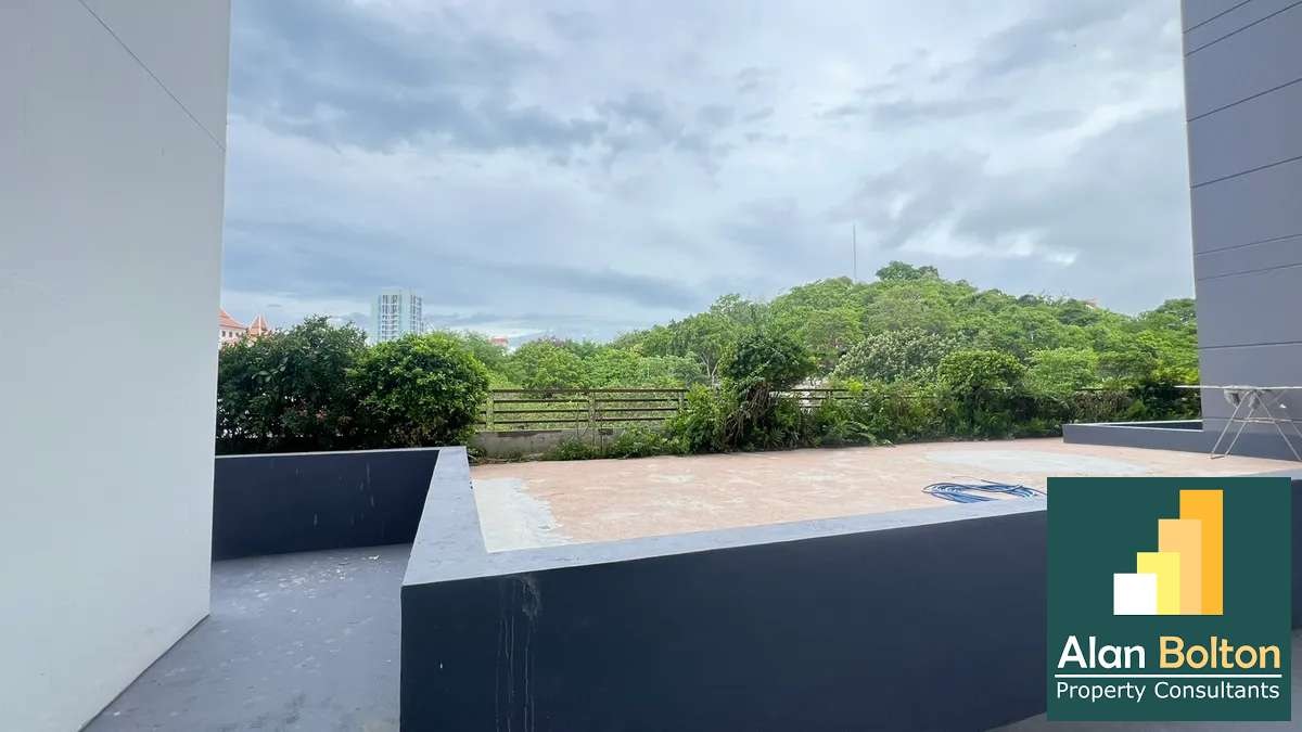2 Bedrooms 2 Bathrooms in Pratumnak photo 14