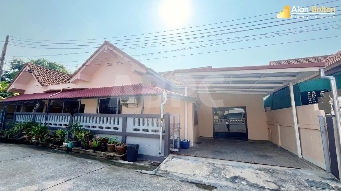 2 Bedrooms 2 Bathrooms in East Pattaya