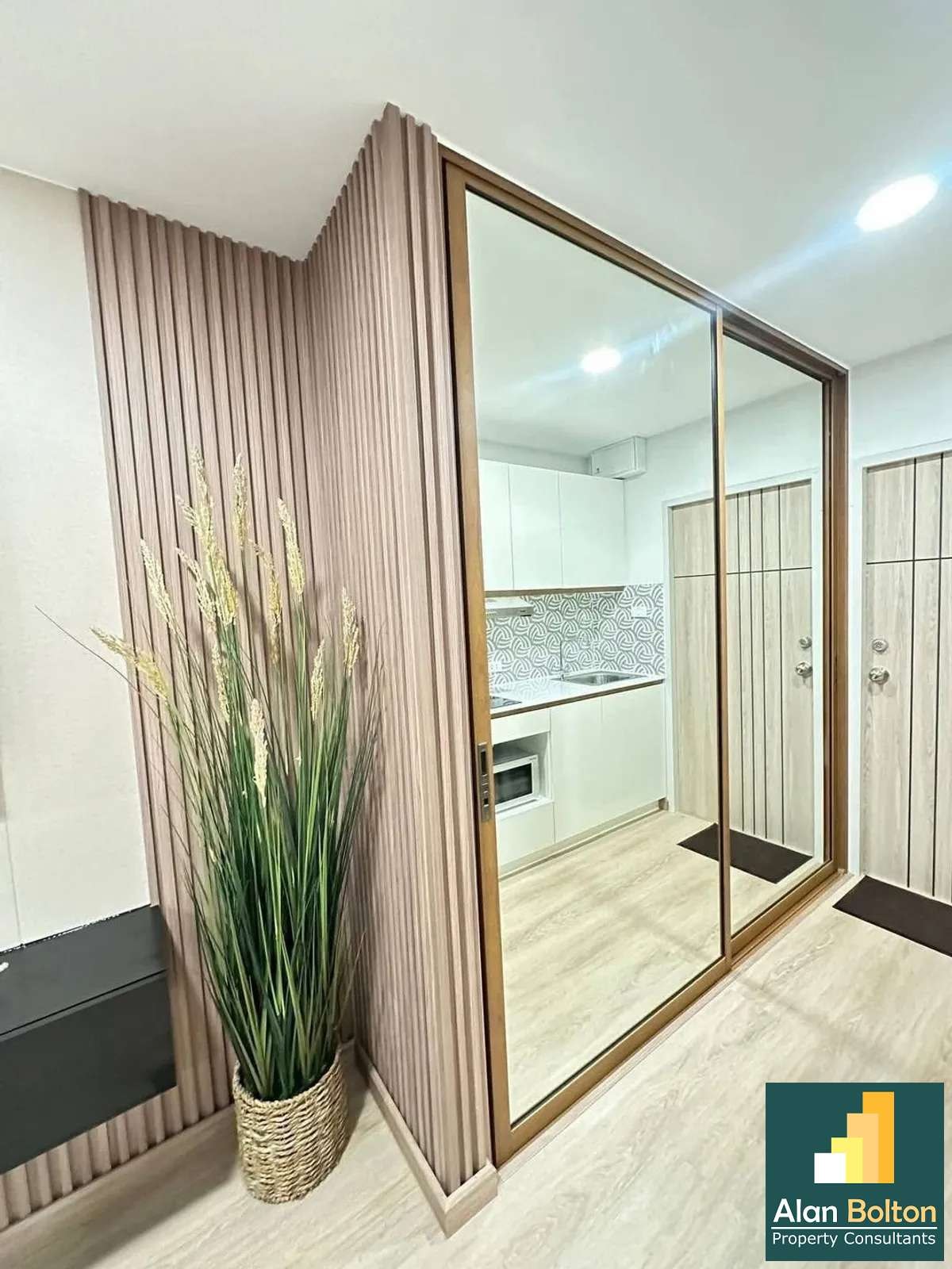 Prime Location with modern style studio 1 bathroom in Diana Estate for RENT photo 8