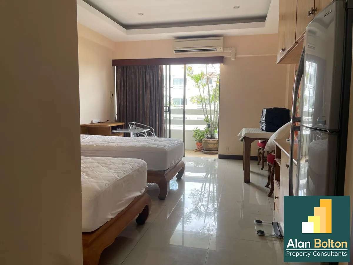 Partial Sea View Studio in Jomtien Condotel photo 10