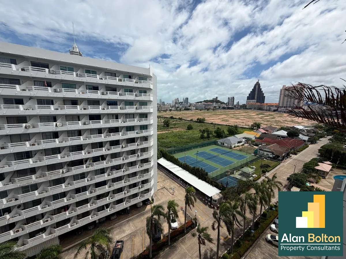 Partial Sea View Studio in Jomtien Condotel photo 7