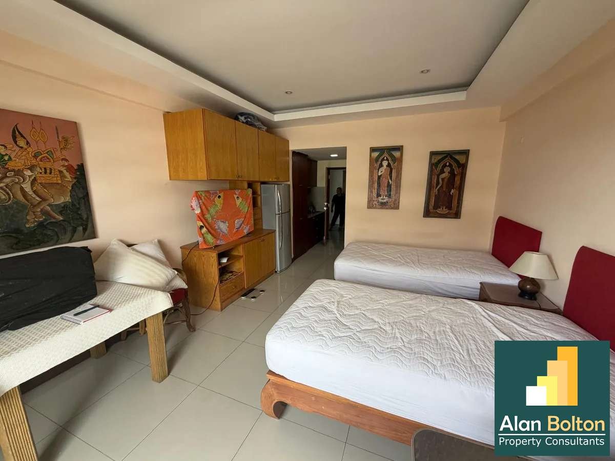 Partial Sea View Studio in Jomtien Condotel photo 2