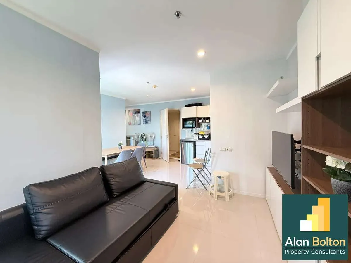 Beach front condo for rent in Jomtien photo 6