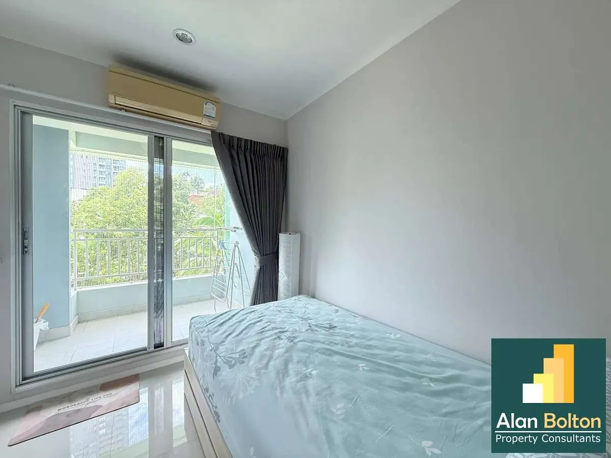 Beach front condo for rent in Jomtien photo 10