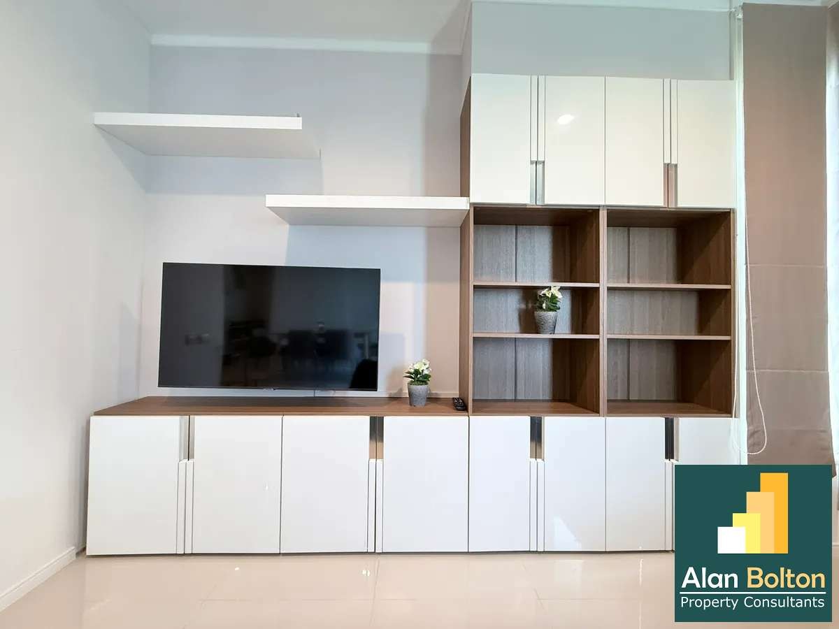 Beach front condo for rent in Jomtien photo 5
