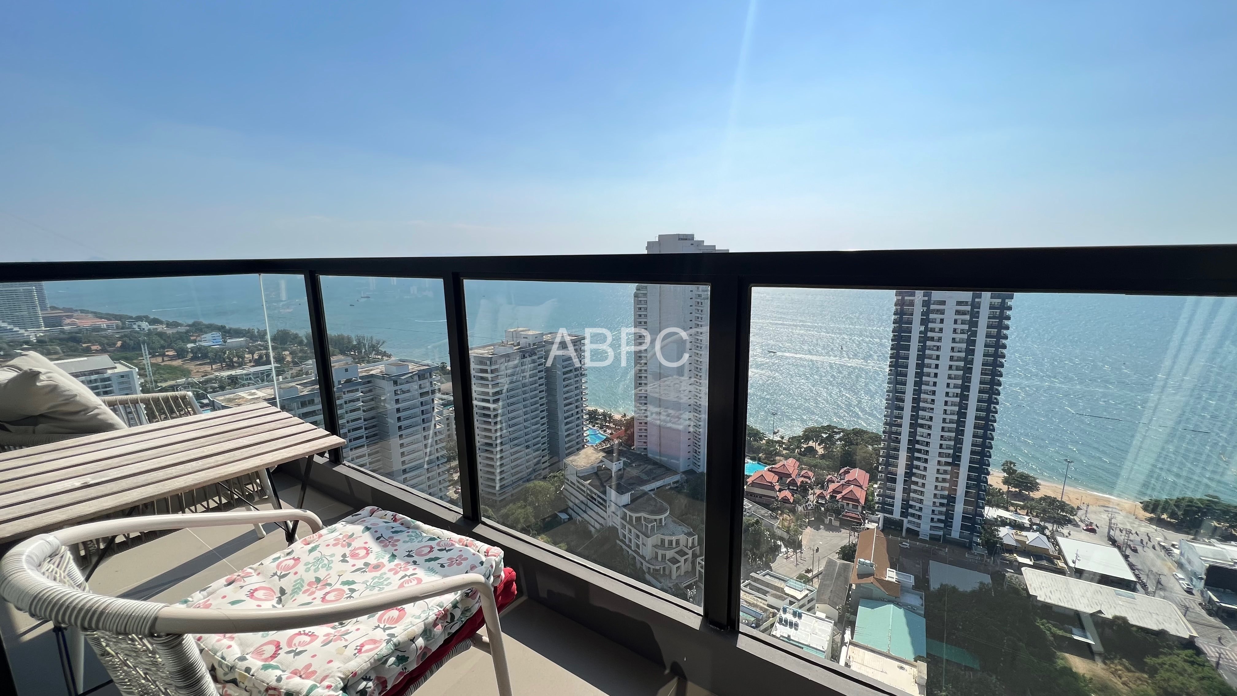 Front Facing Ocean View 2 Bed 2 Bath Condo in Pratumnak photo 5