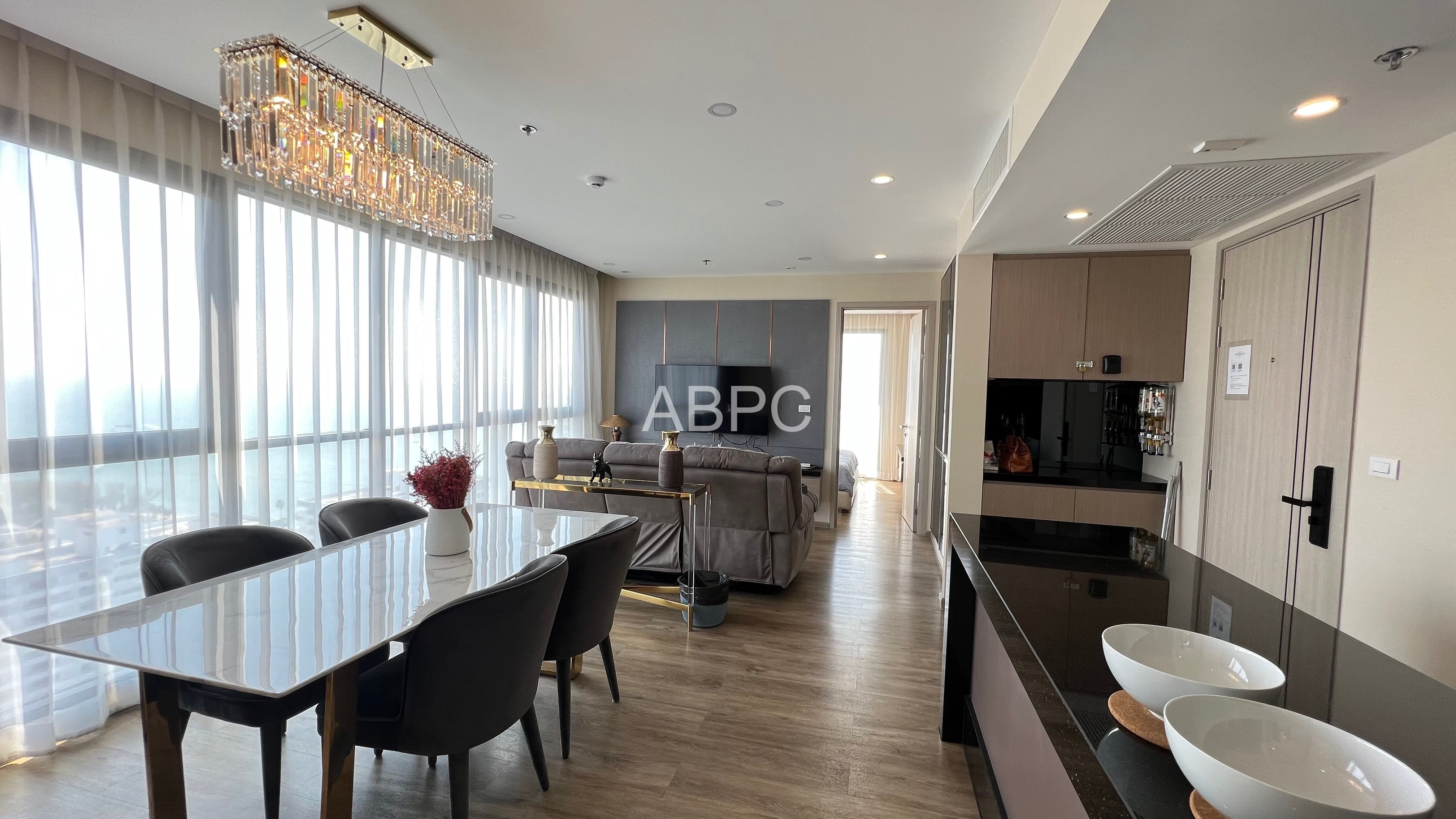 Front Facing Ocean View 2 Bed 2 Bath Condo in Pratumnak photo 9