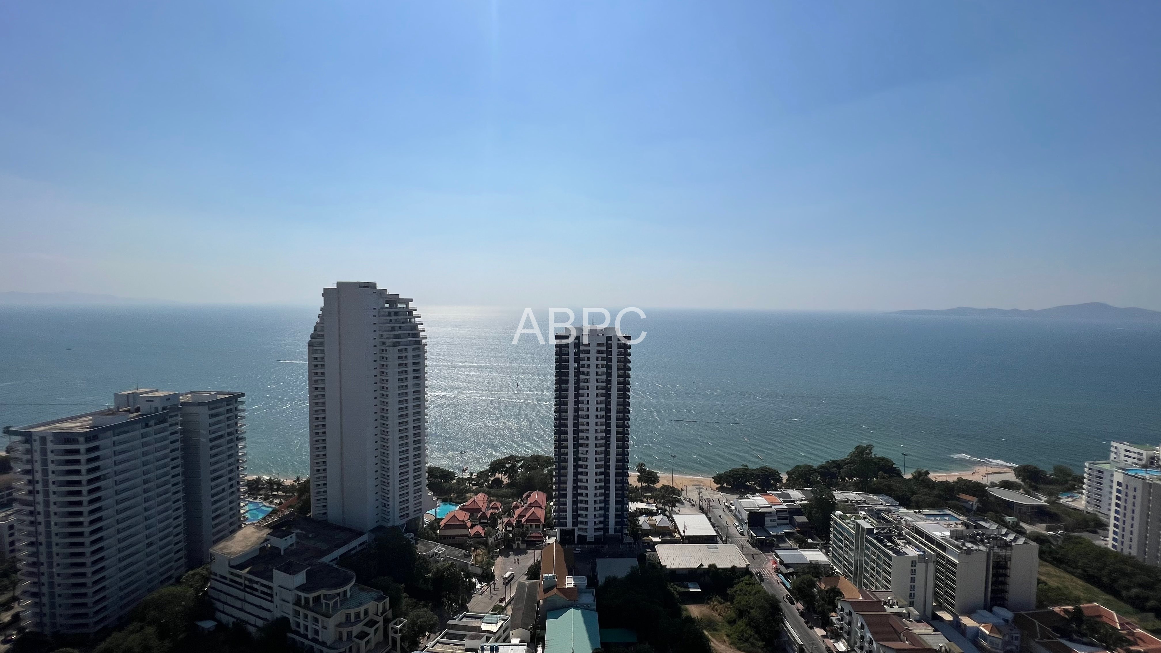 Front Facing Ocean View 2 Bed 2 Bath Condo in Pratumnak