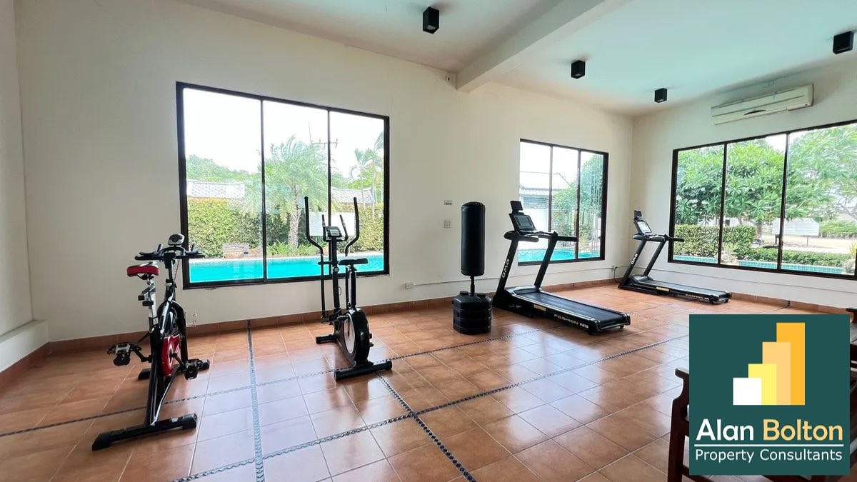 Modern Pool Villa in A Peaceful setteing - Finance available photo 10