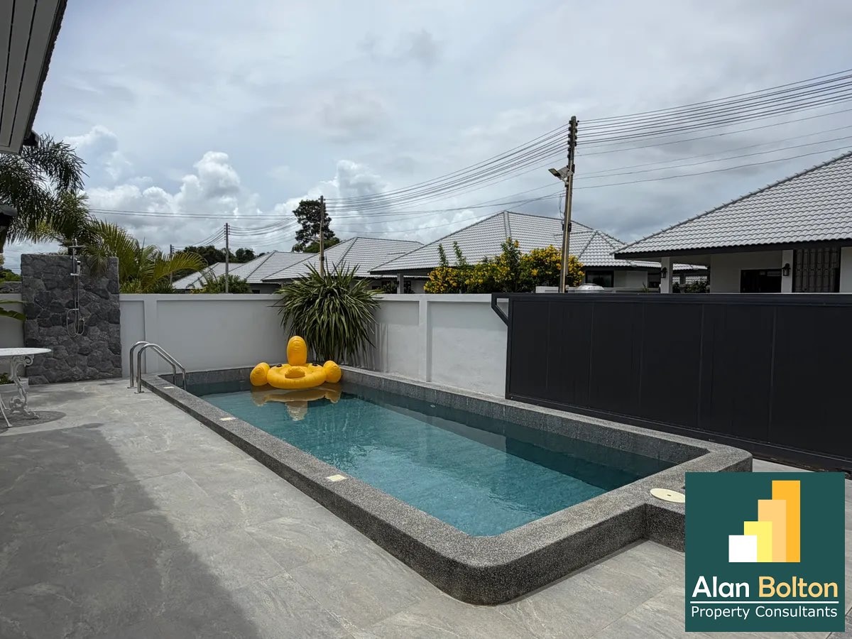 Modern Pool Villa in A Peaceful setteing - Finance available photo 4