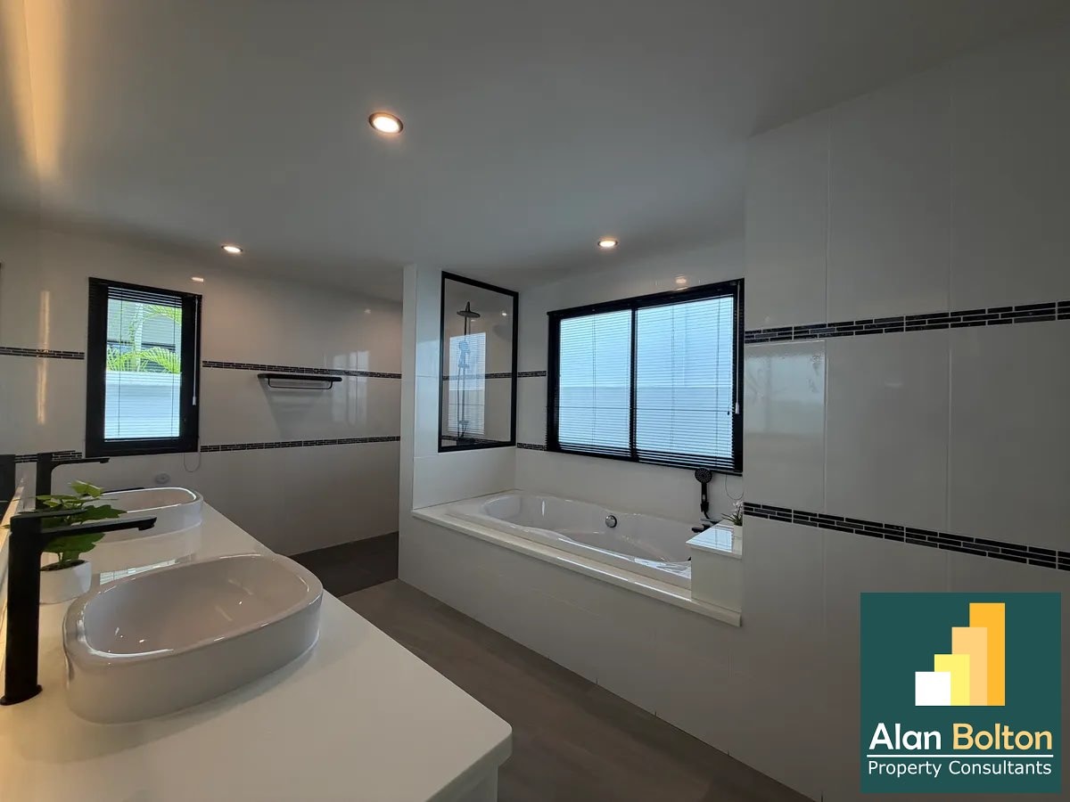 Modern Pool Villa in A Peaceful setteing - Finance available photo 12