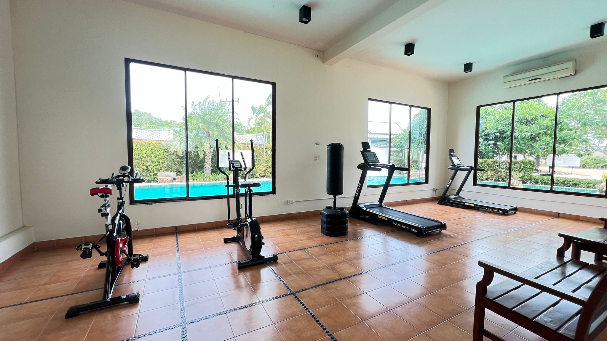 Modern Pool Villa in A Peaceful setteing - Finance available photo 15