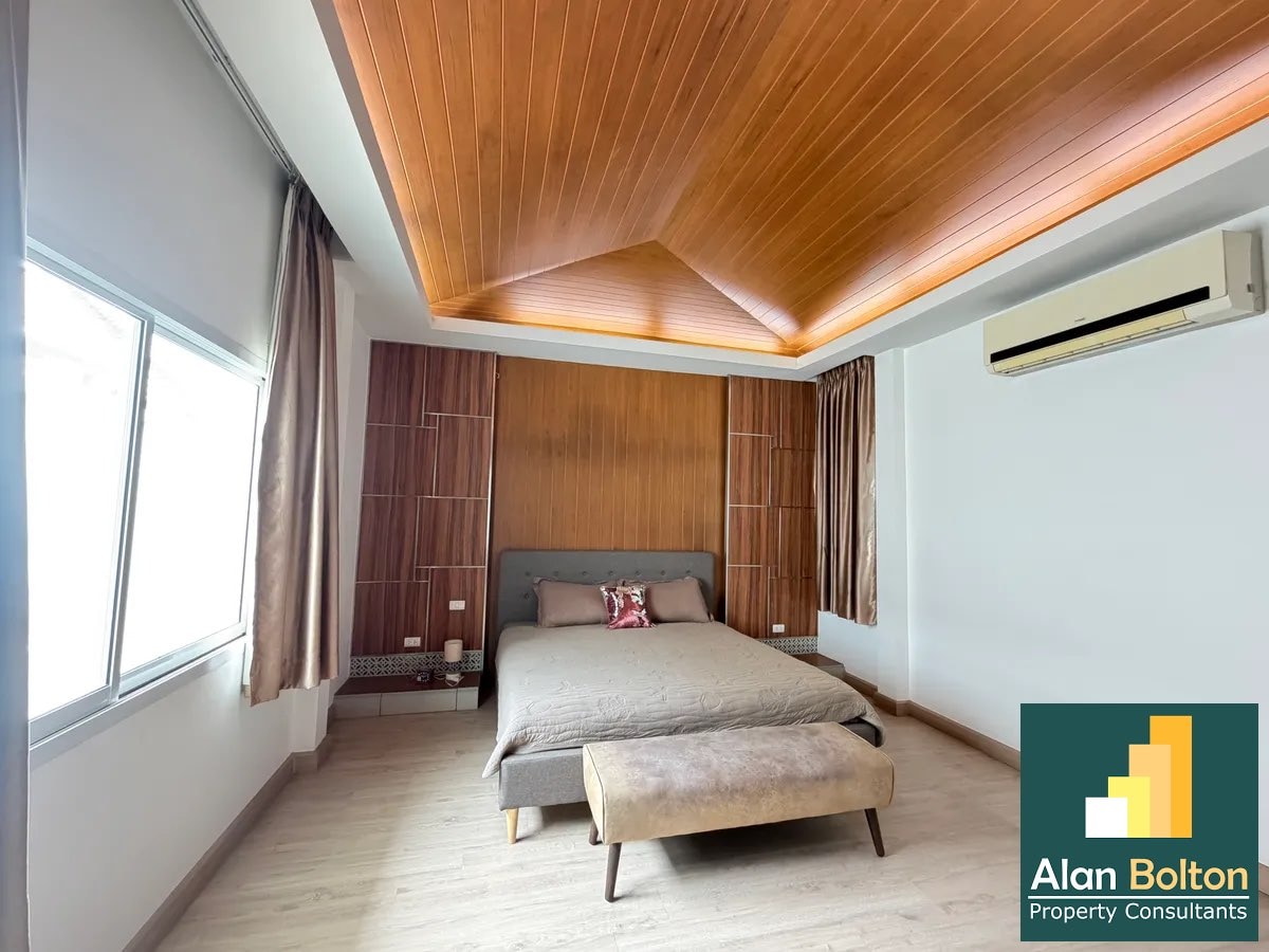 Pool Villa for sale In East Pattaya photo 10