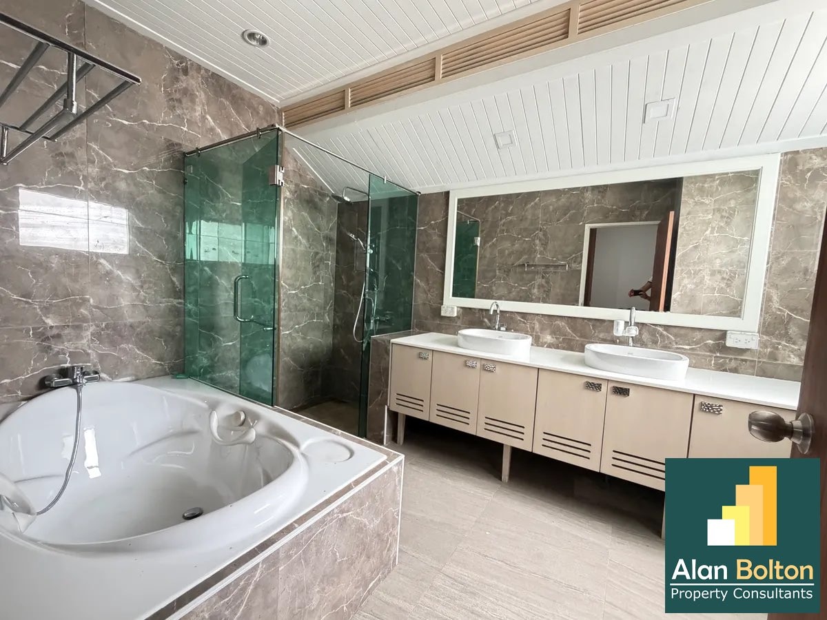 Pool Villa for sale In East Pattaya photo 4