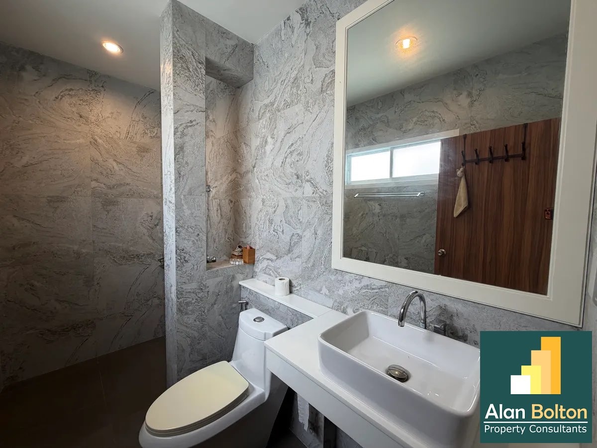 Pool Villa for sale In East Pattaya photo 11