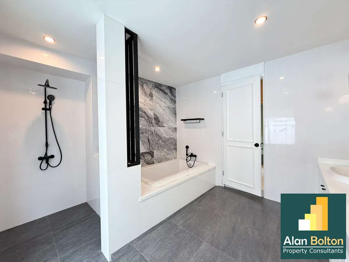 Modern house- Finance available photo 15