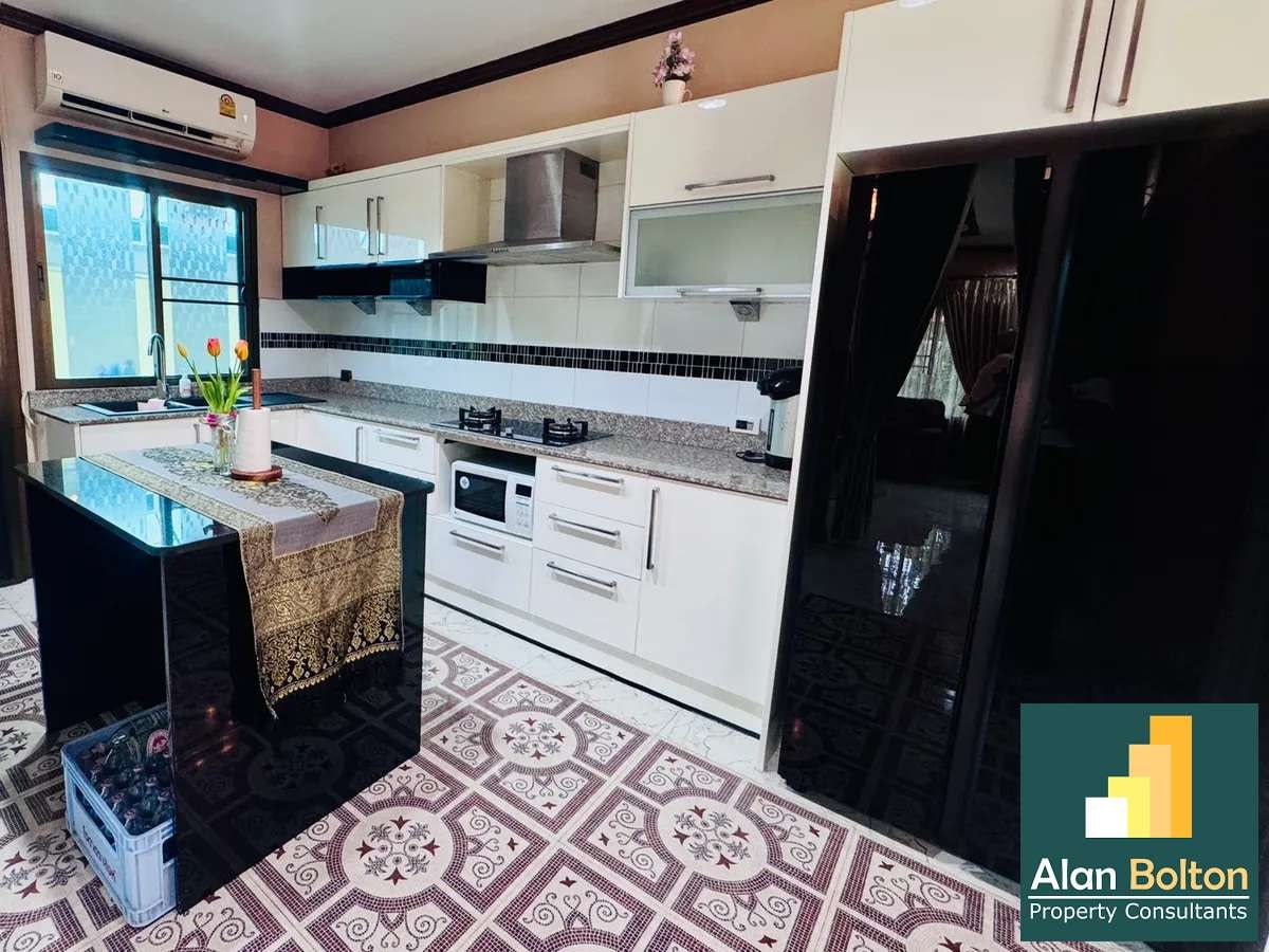 3 Bed 3 bath in Huay Yai Baan Balina 2 photo 11