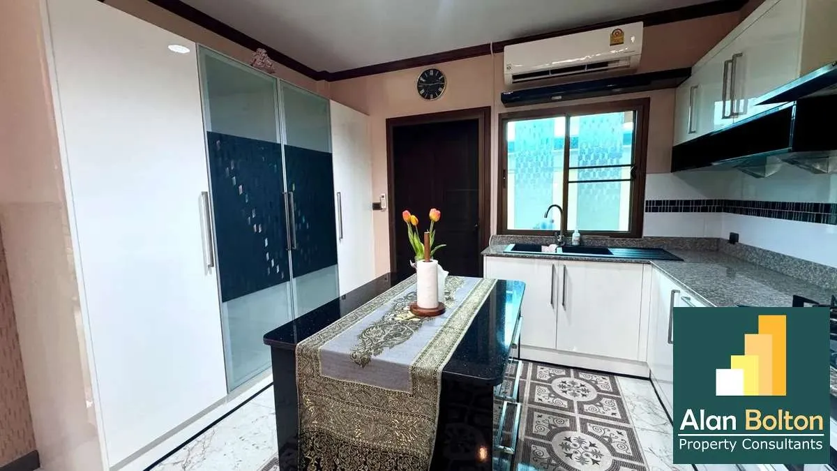 3 Bed 3 bath in Huay Yai Baan Balina 2 photo 5