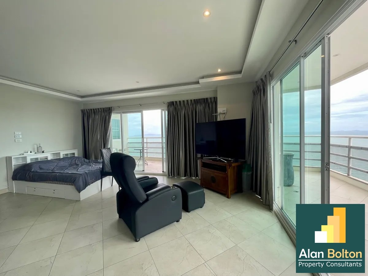 View Talay 7 For Rent Large Corner Sea View photo 3
