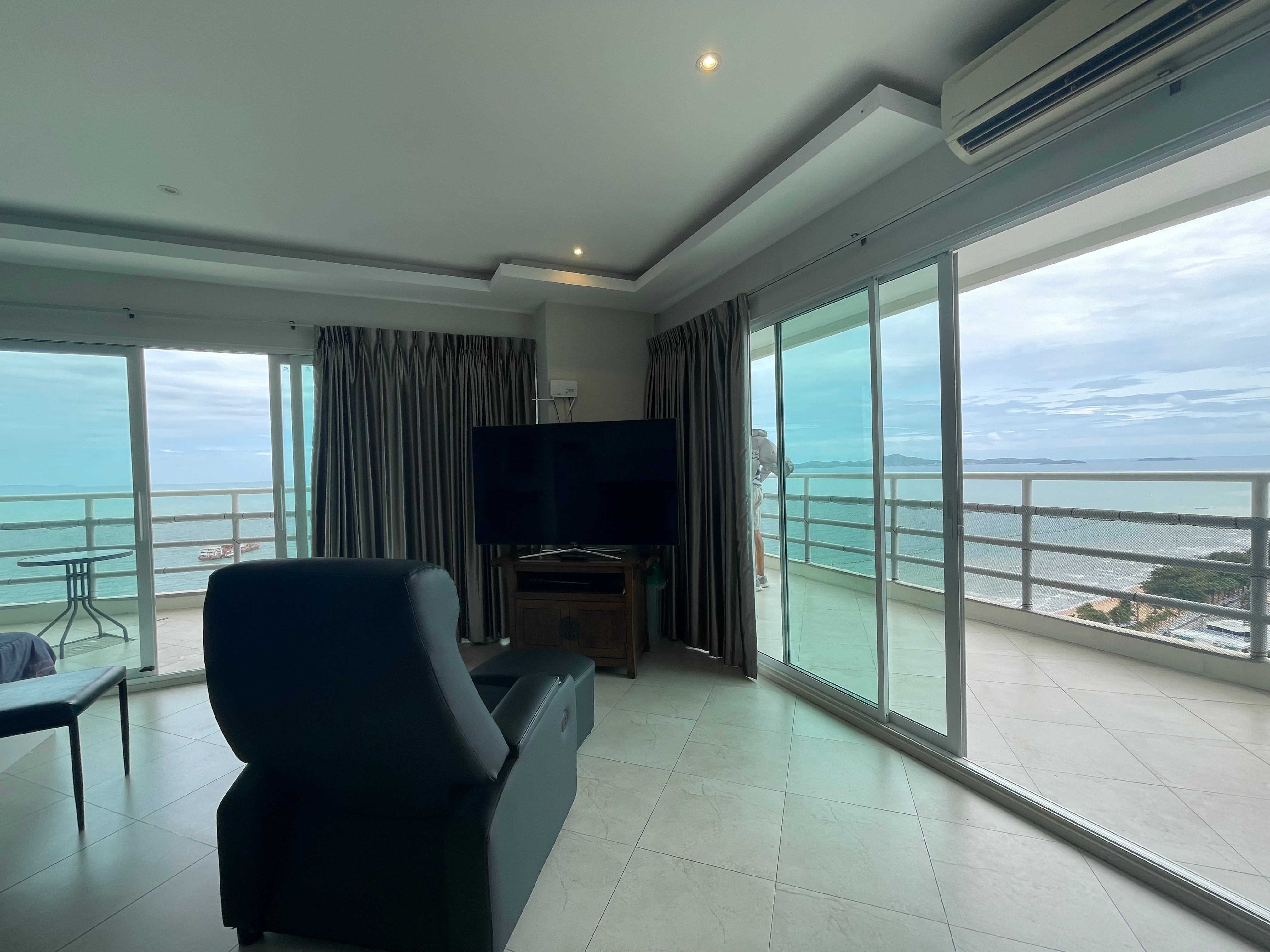 View Talay 7 For Rent Large Corner Sea View photo 22