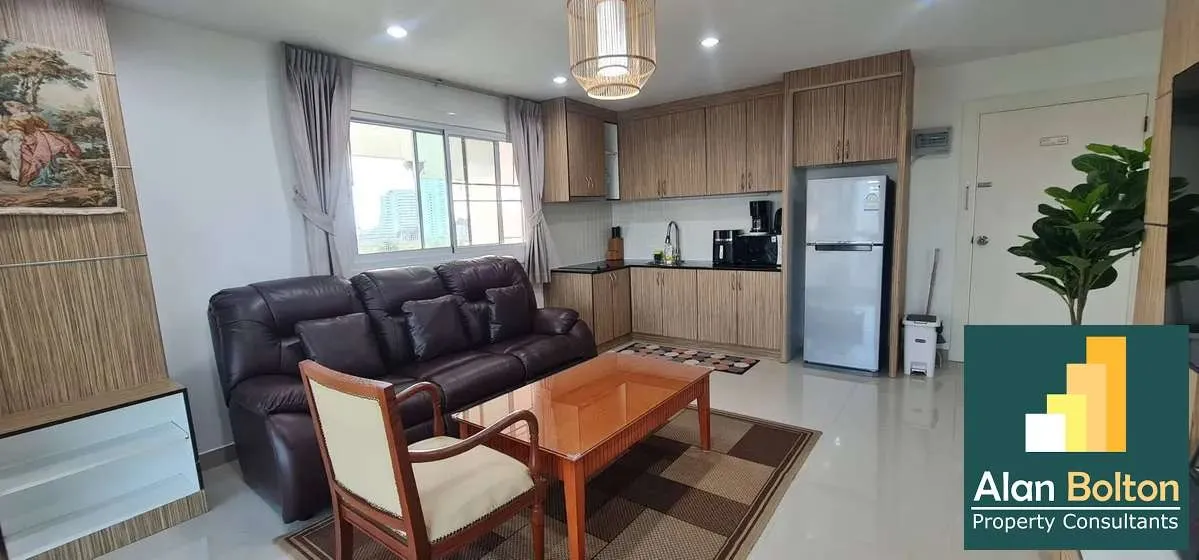 Large Corner unit 1 bedroom 1 bathroom in Porchland 2 for RENT (20,000 baht/moth for 6 months) photo 11