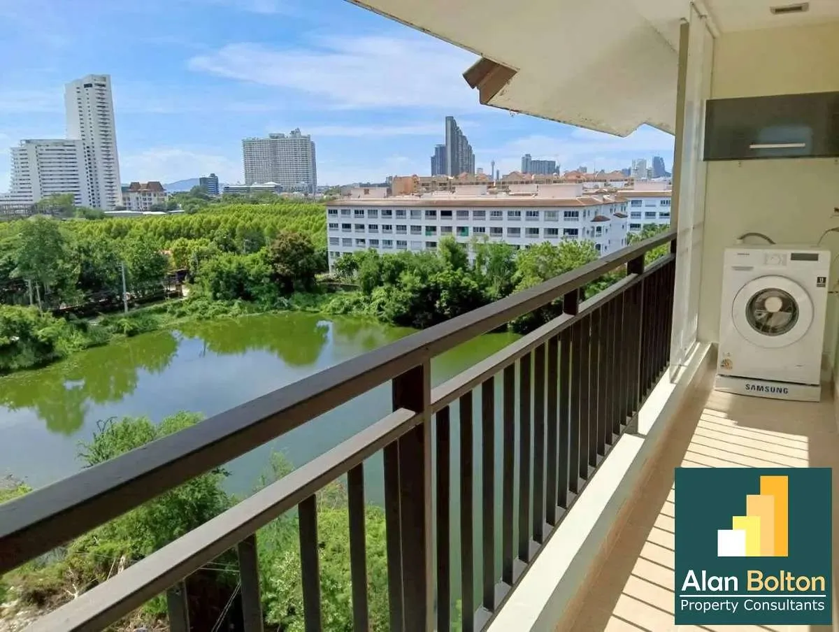 Large Corner unit 1 bedroom 1 bathroom in Porchland 2 for RENT (20,000 baht/moth for 6 months) photo 17