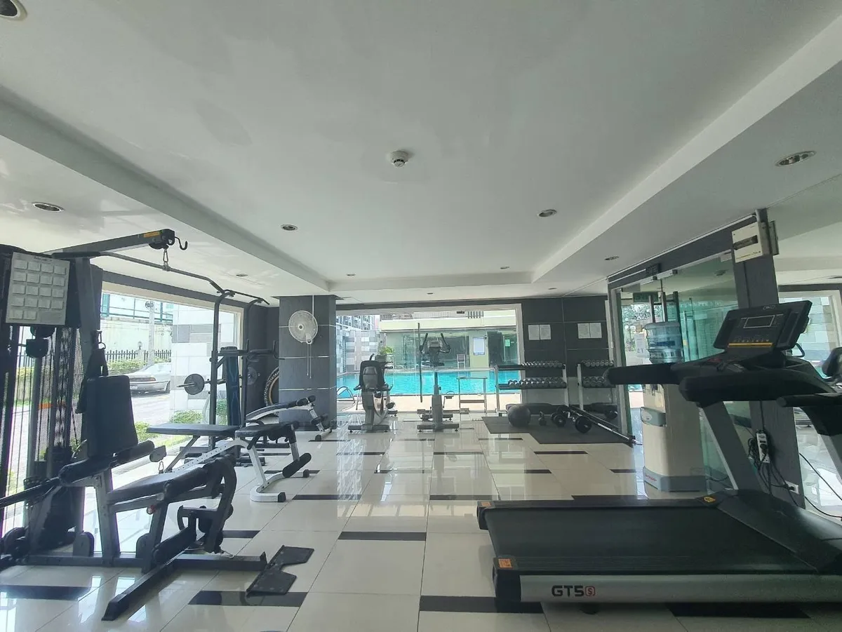 Large Corner unit 1 bedroom 1 bathroom in Porchland 2 for RENT (20,000 baht/moth for 6 months) photo 28