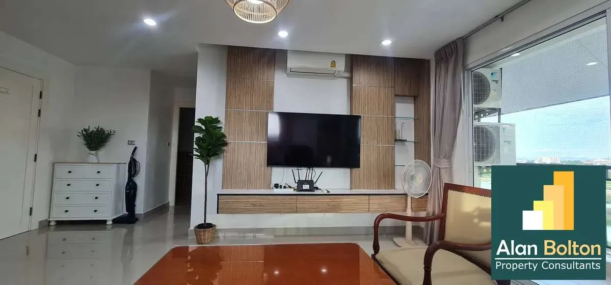 Large Corner unit 1 bedroom 1 bathroom in Porchland 2 for RENT (20,000 baht/moth for 6 months) photo 9