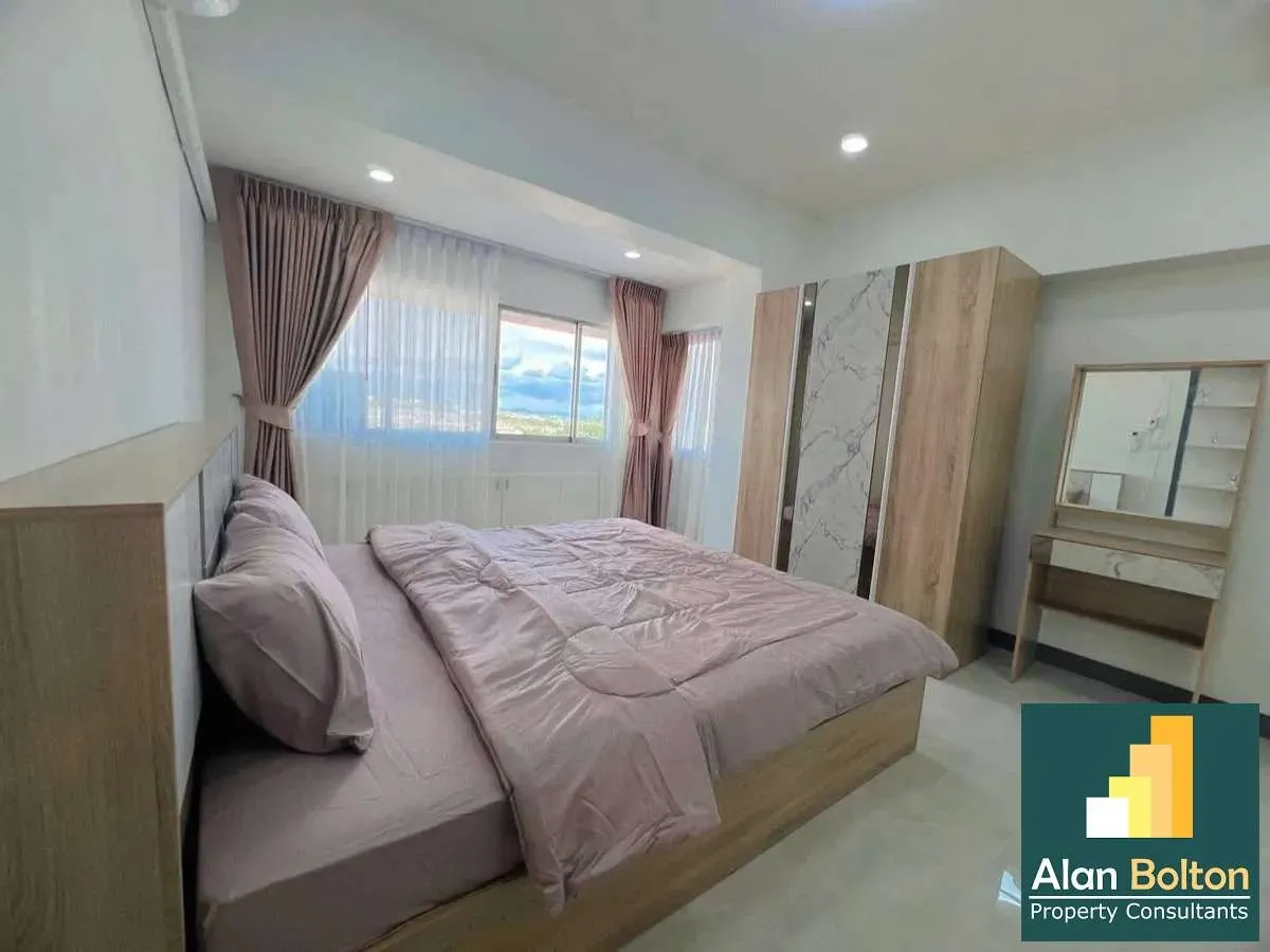 Spacious Modern Style Condo 3 bedrooms 2 bathrooms in Thepprasit for RENT photo 5