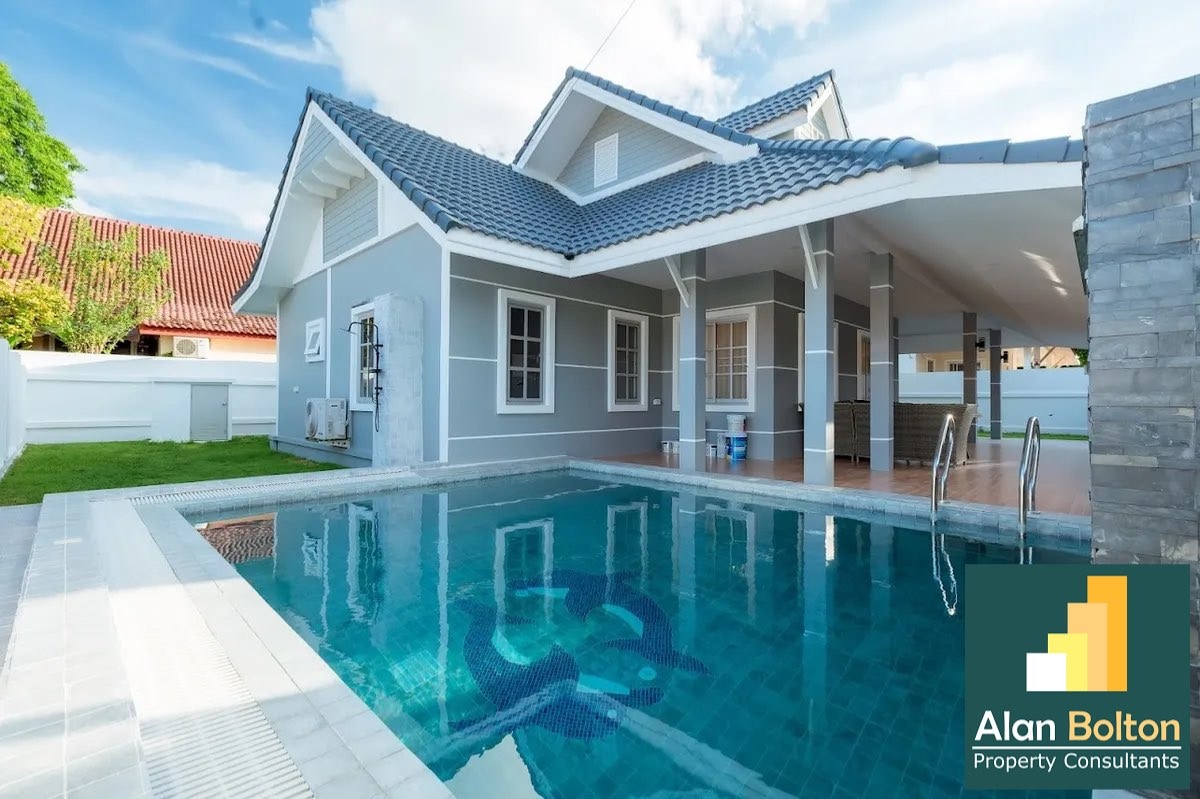 Pool Villa 3 Bedrooms 4 Bathrooms in East Pattaya photo 3