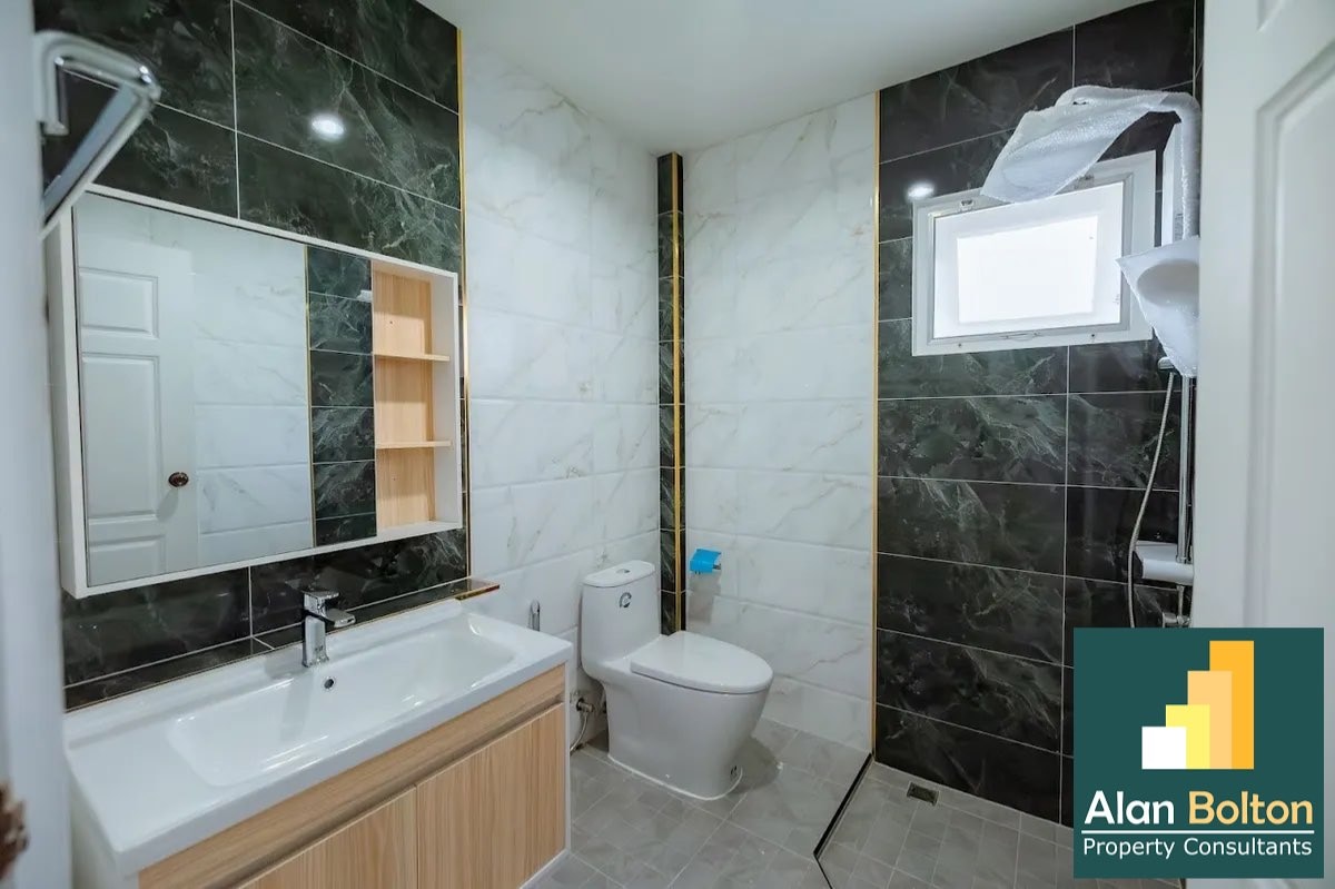 Pool Villa 3 Bedrooms 4 Bathrooms in East Pattaya photo 10