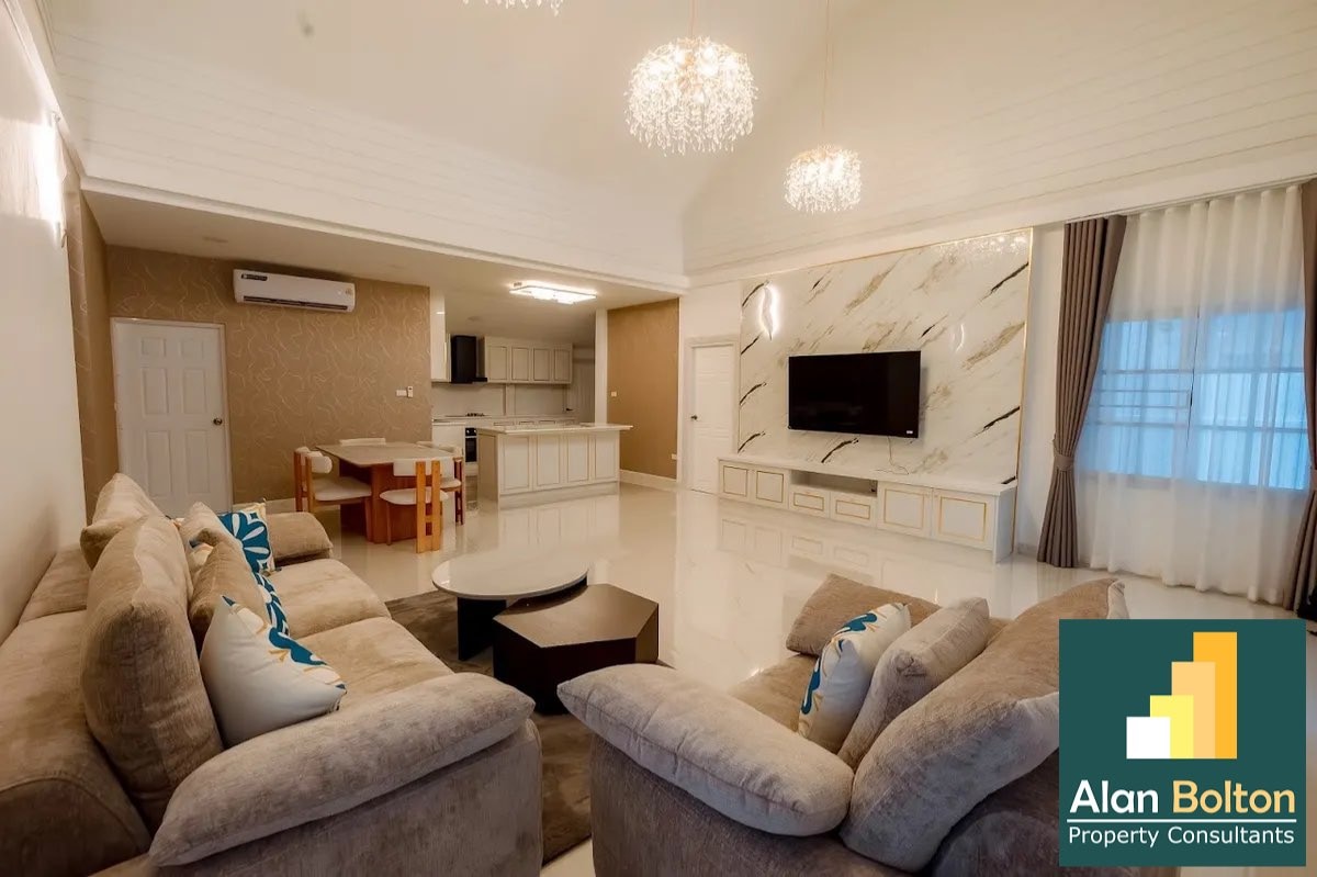 Pool Villa 3 Bedrooms 4 Bathrooms in East Pattaya photo 12