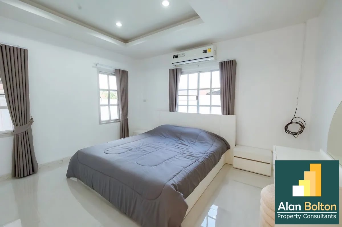 Pool Villa 3 Bedrooms 4 Bathrooms in East Pattaya photo 8