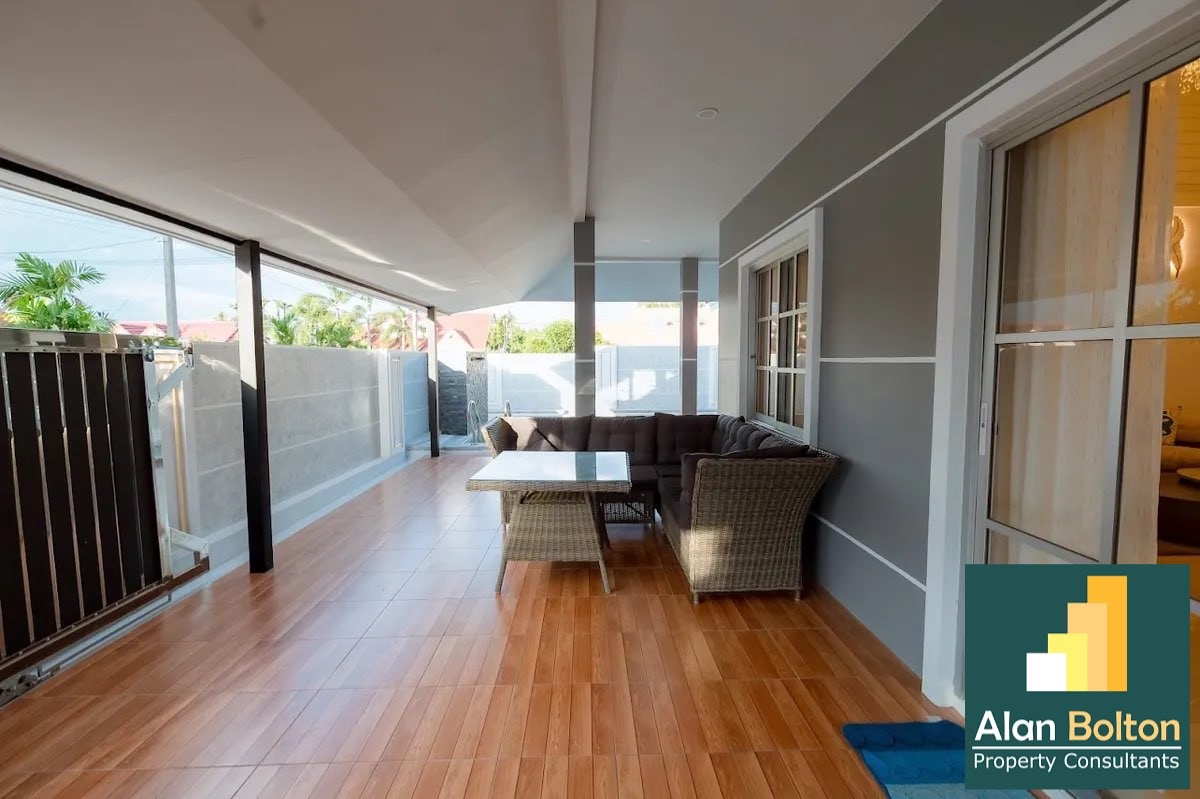 Pool Villa 3 Bedrooms 4 Bathrooms in East Pattaya photo 15