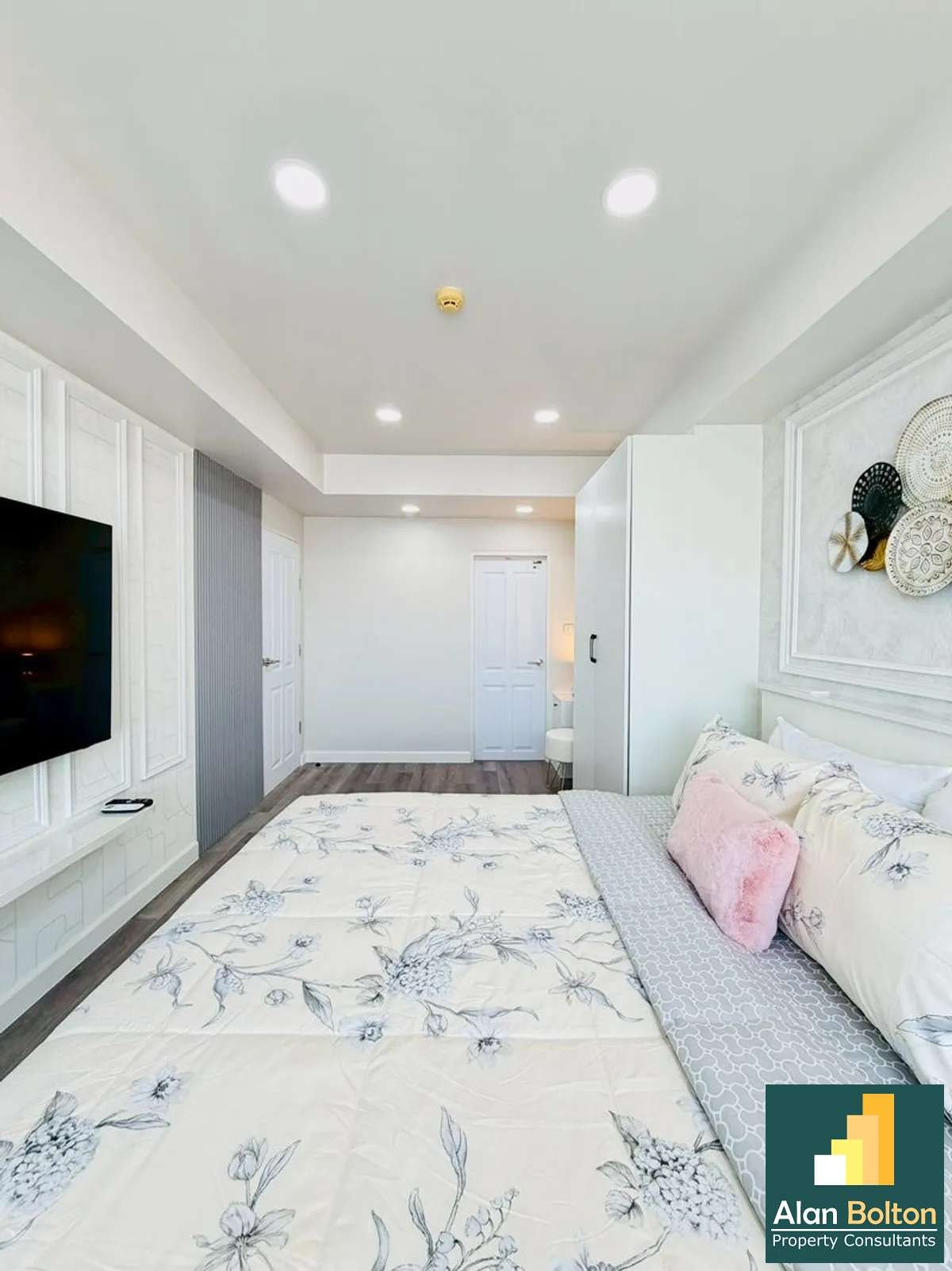 One bedroom Condo For Sale in Khatalo photo 9