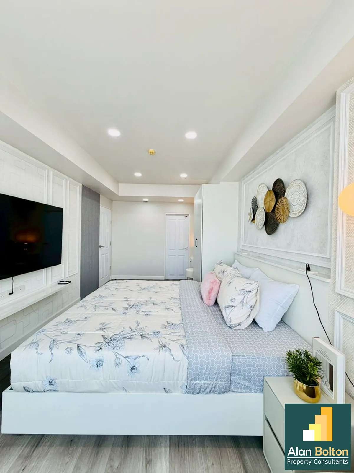 One bedroom Condo For Sale in Khatalo photo 12
