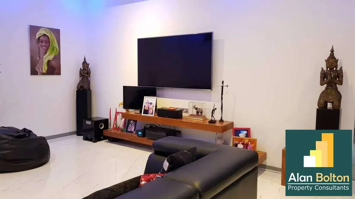 Pool villa 4 Bedrooms 5 Bathrooms in East Pattaya photo 10