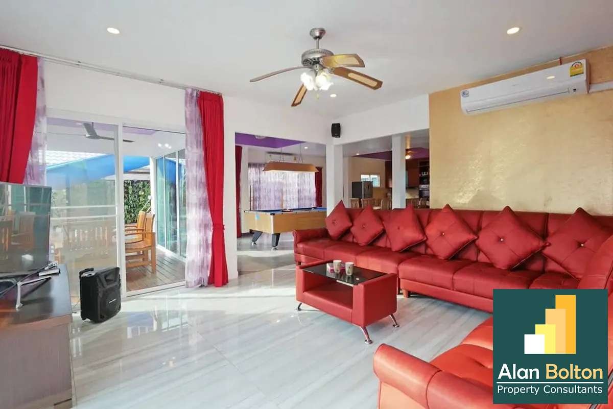 Pool Villa 7 Bedrooms 8 Bathrooms in Jomtien photo 3