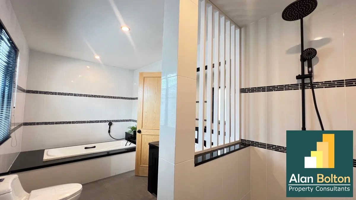 Garden Type 3 Bedrooms 2 Bathrooms in East pattaya photo 6