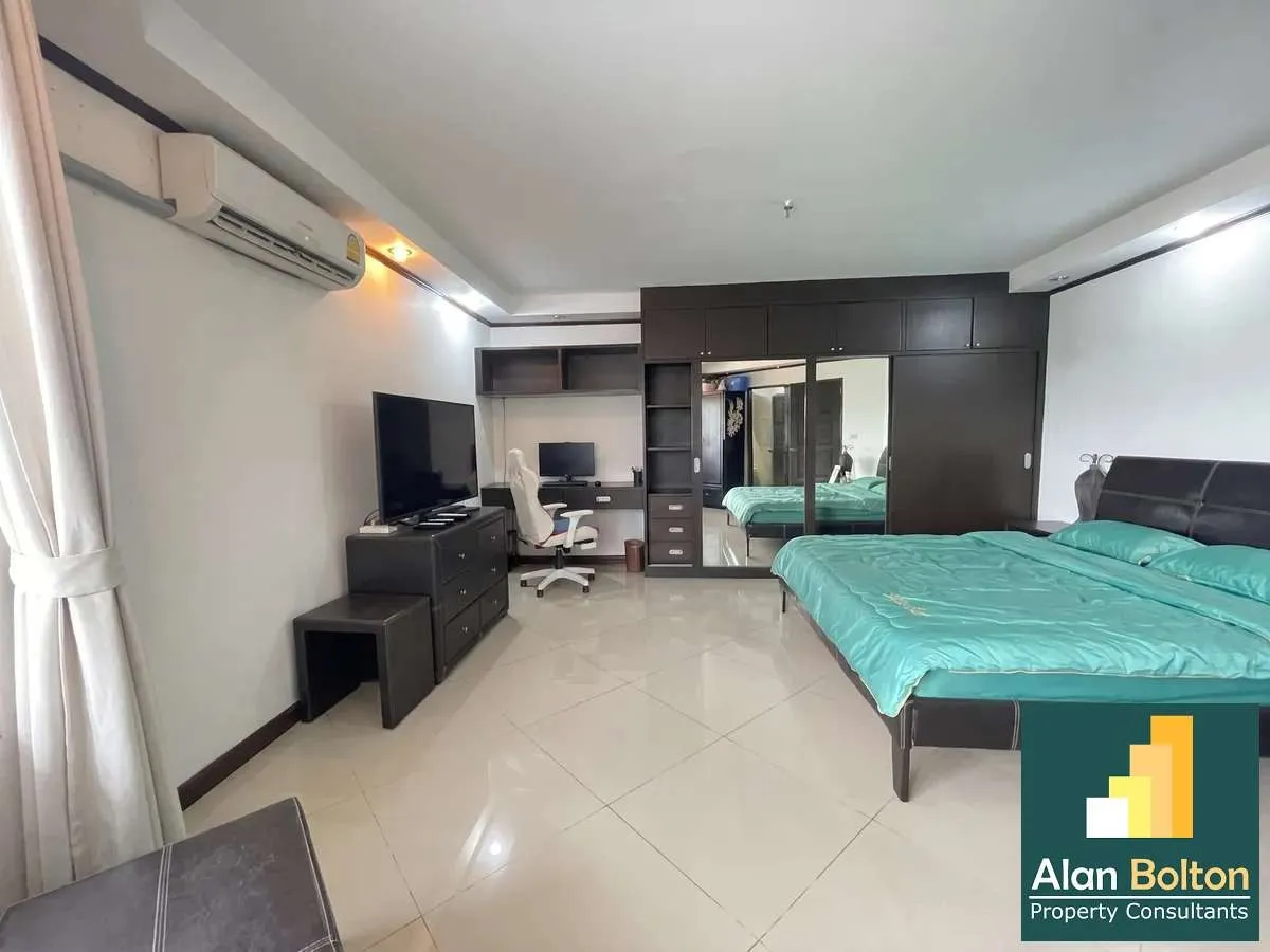 Partial Ocean View 2 Beds 2 Baths at Jomtien Paradise Condo photo 11