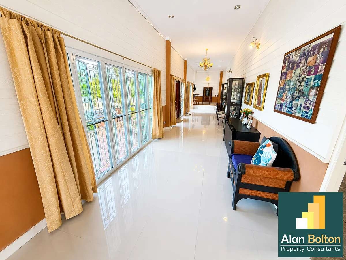 Three-Bedroom Four-Bathroom Pool Villa Located close to Phoenix Golf Course photo 10