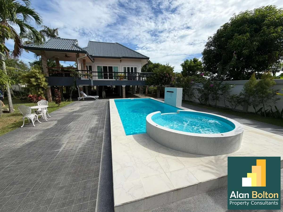 Three-Bedroom Four-Bathroom Pool Villa Located close to Phoenix Golf Course photo 19