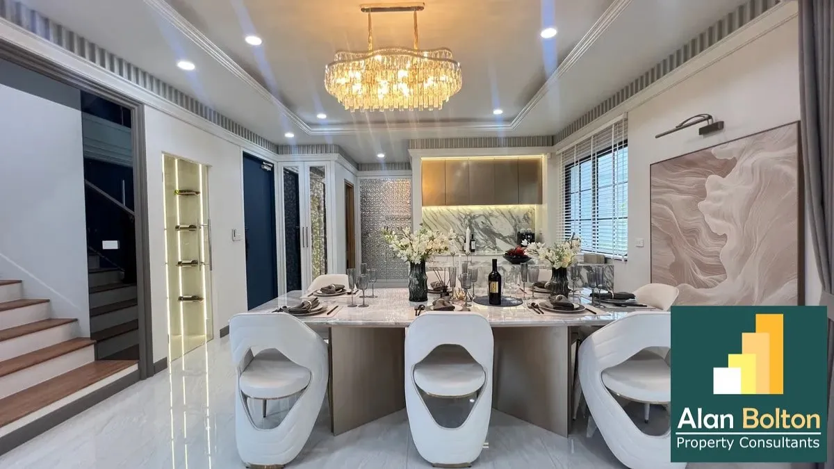 Pool villa 4 Bedrooms 6 Bathrooms in East Pattaya photo 5