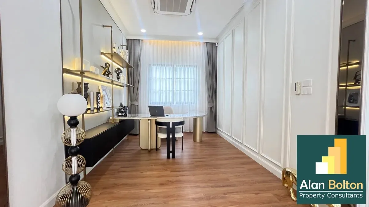 Pool villa 4 Bedrooms 6 Bathrooms in East Pattaya photo 6