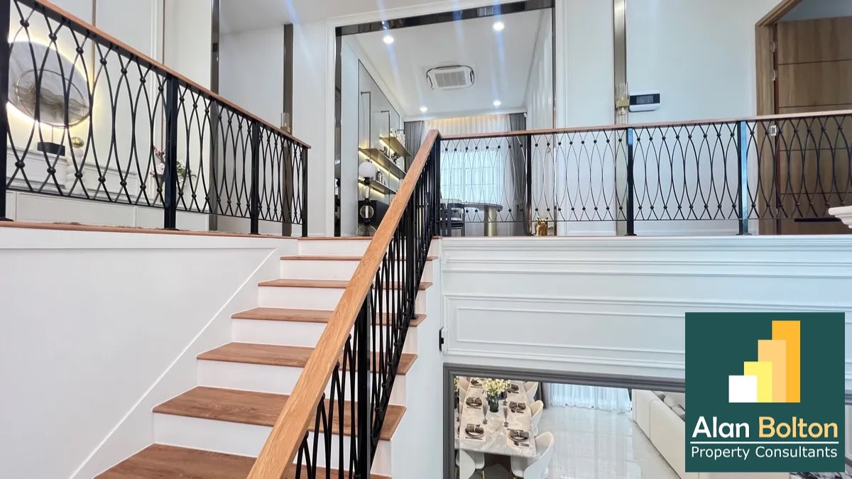 Pool villa 4 Bedrooms 6 Bathrooms in East Pattaya photo 8
