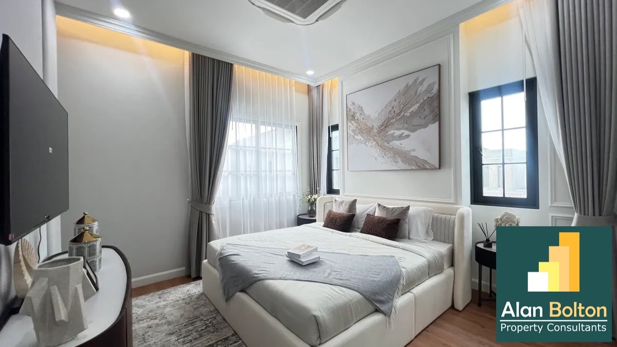 Pool villa 4 Bedrooms 6 Bathrooms in East Pattaya photo 12