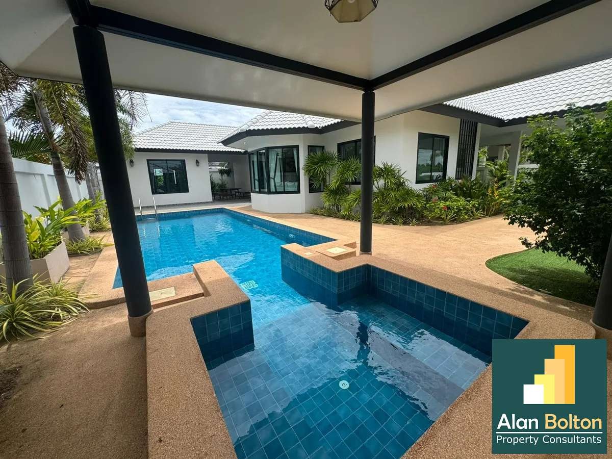 Brand New Modern 4 Bed 3 Bath Pool Villa In East Pattaya photo 5