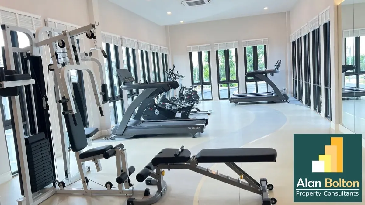 Luxury 4 bedrooms 5 bathrooms in East Pattaya photo 14
